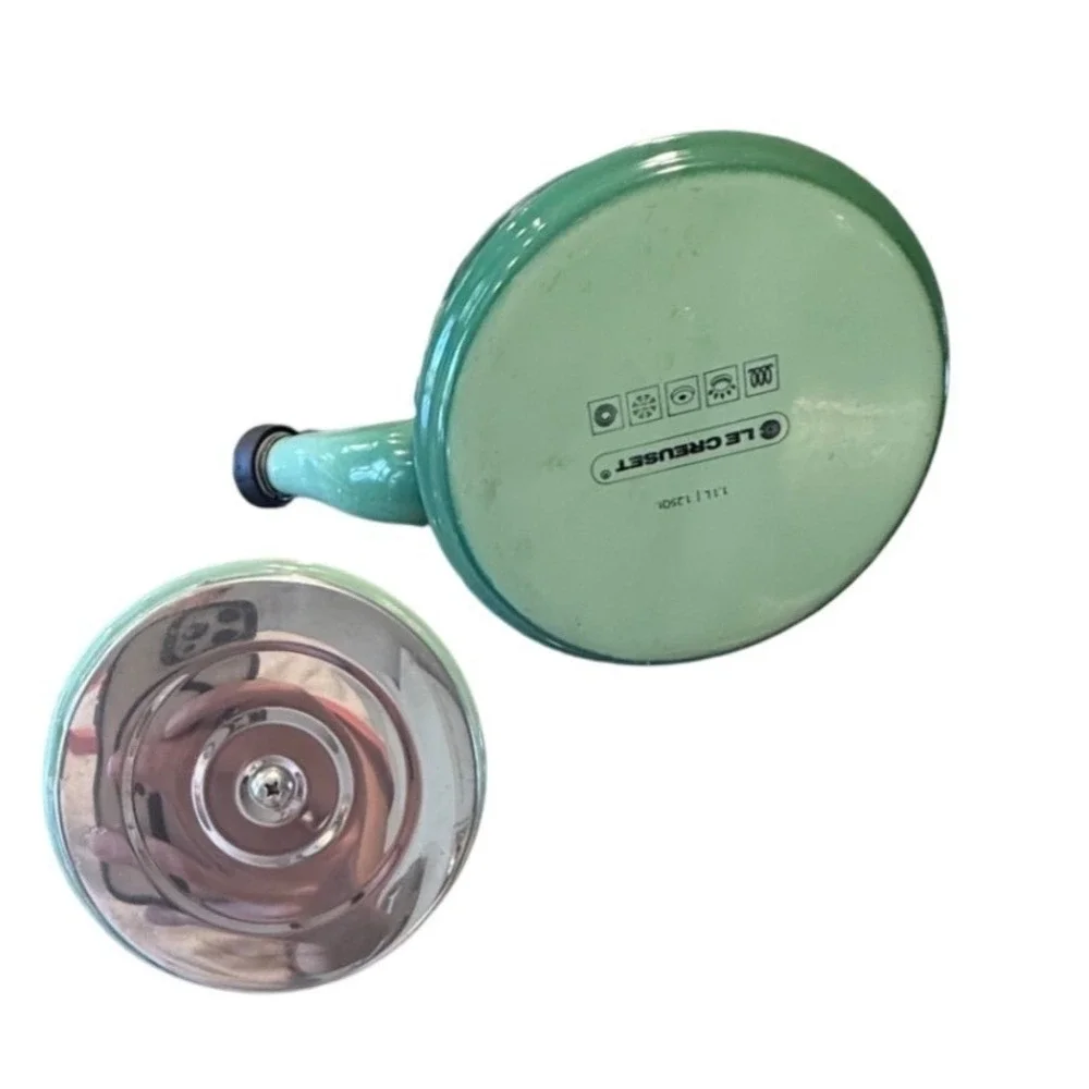 Le Creuset Whistling Tea Kettle Green Enamel on Steel‎ Classic 1.7 Qt Q3101-17